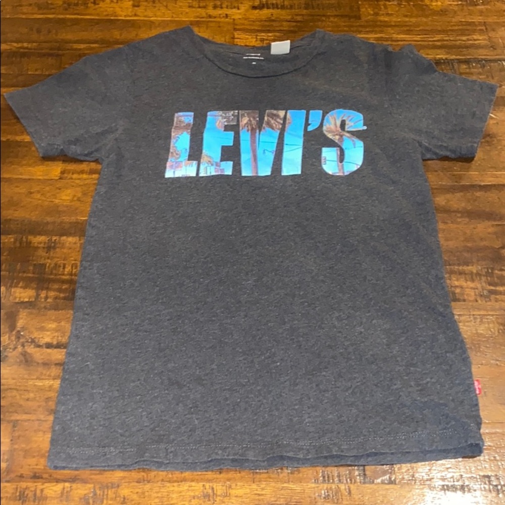Levi’s T-shirt